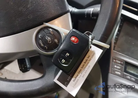 2010 Toyota Prius Ii z USA, uszkodzony, nr VIN JTDKN3DUXA0216187